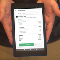 Screenshot of This is how KitchenHub looks like on your tablet. You can see the orders coming from your wesite and online ordering sevices, adjust and accept them.
